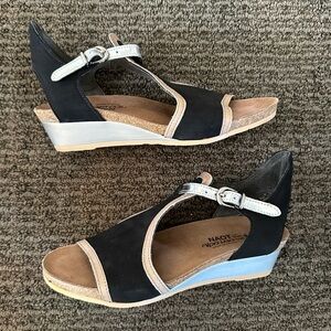 Naot Fiona Wedge Sandal in Black Velvet / Size 40 (US 9)